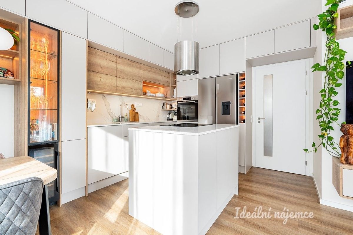 Byt 3+kk · 70 m² · K jezeru, Praha - 3