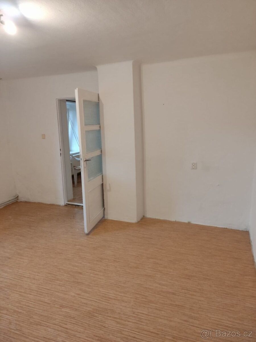 Pronájem byt - Lišov u Českých Budějovic, 373 72