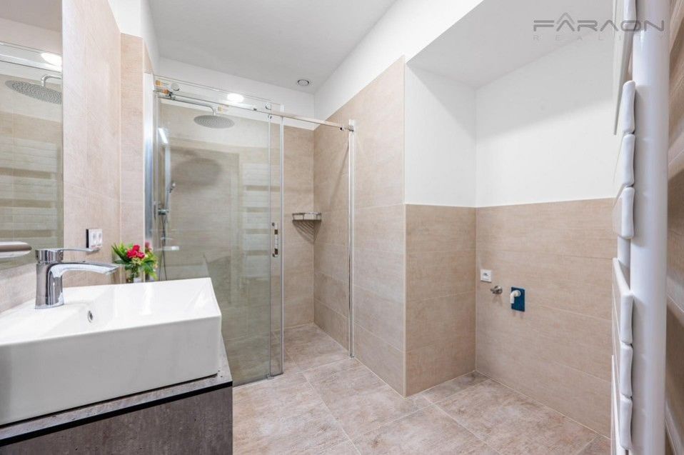 Prodej byt 3+kk - Gorazdova, Praha, 96 m²