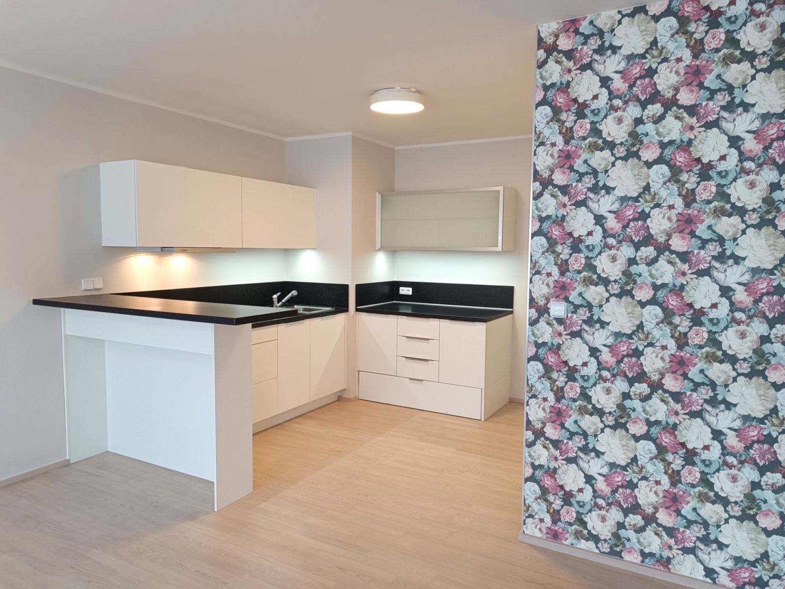 3+kk, Zakšínská, Praha - Střížkov, 104 m² - 1