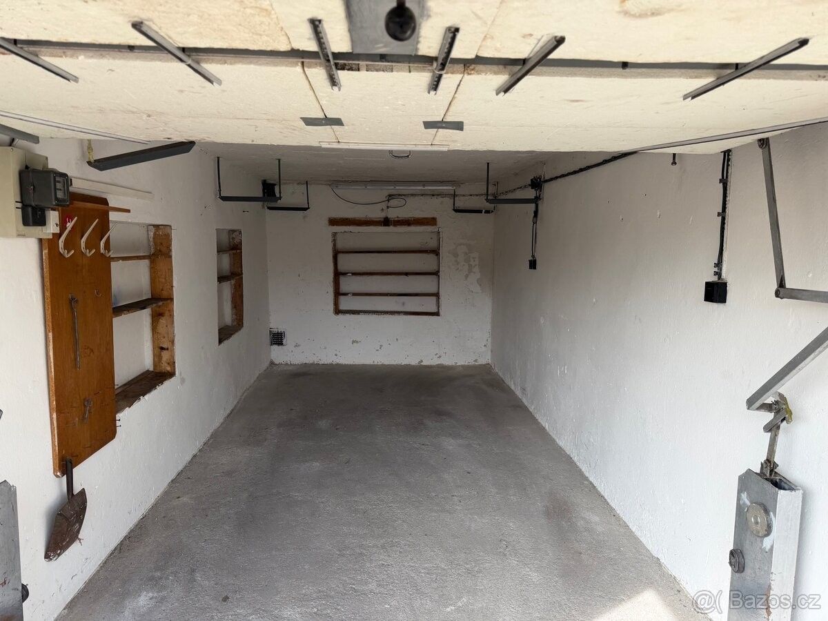 Garáže, Chomutov, 430 04