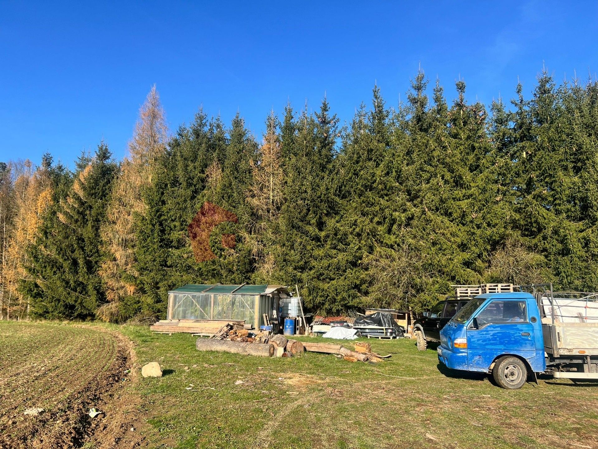 Prodej pozemek - Libež