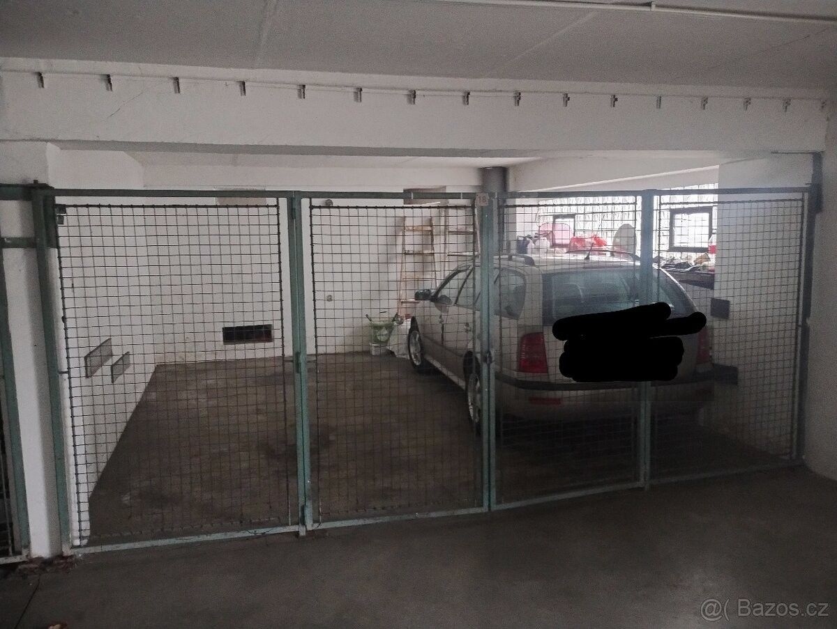 Garáže, Pardubice, 530 12