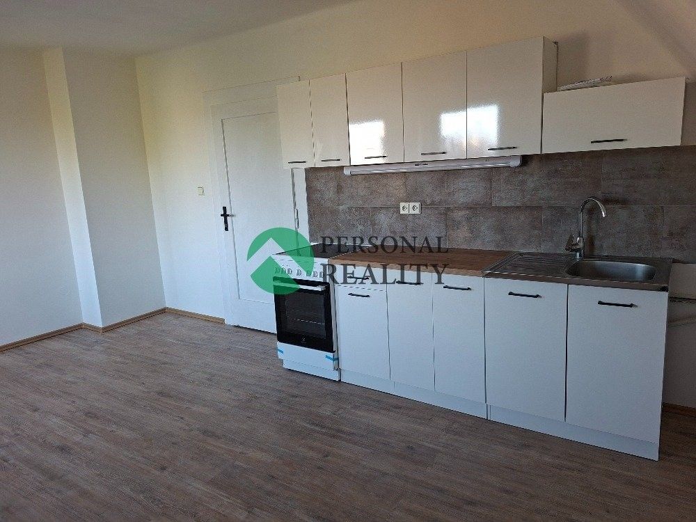 Byt 2+kk · 50 m² · Školní, Jesenice - 3