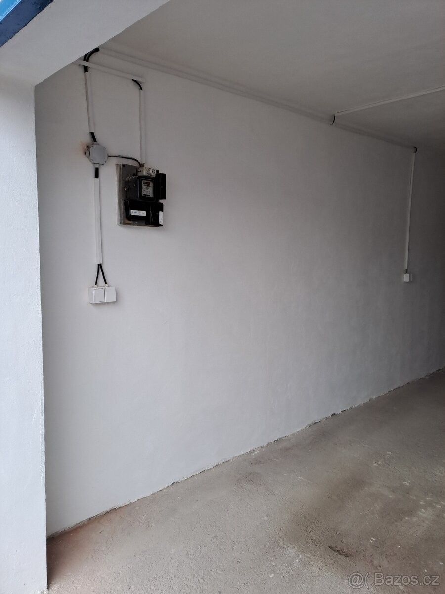 Garáž · Hodonín, 695 01 - 3