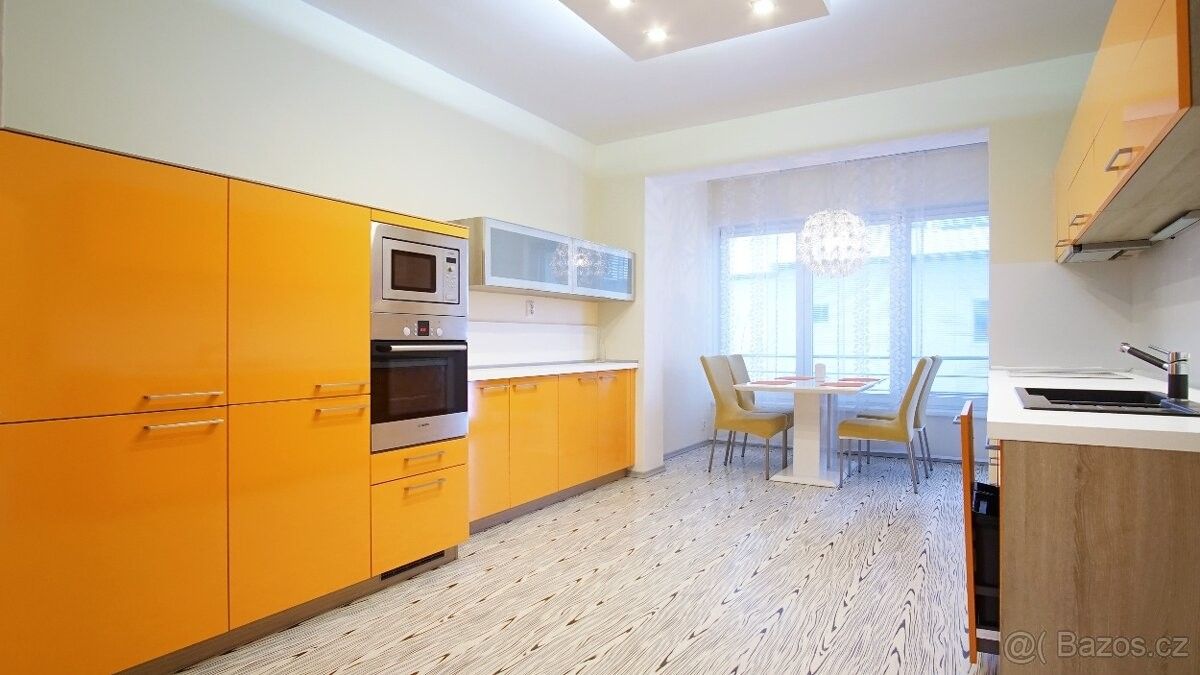 Pronájem byt 2+kk - Uherské Hradiště, 686 01, 80 m²