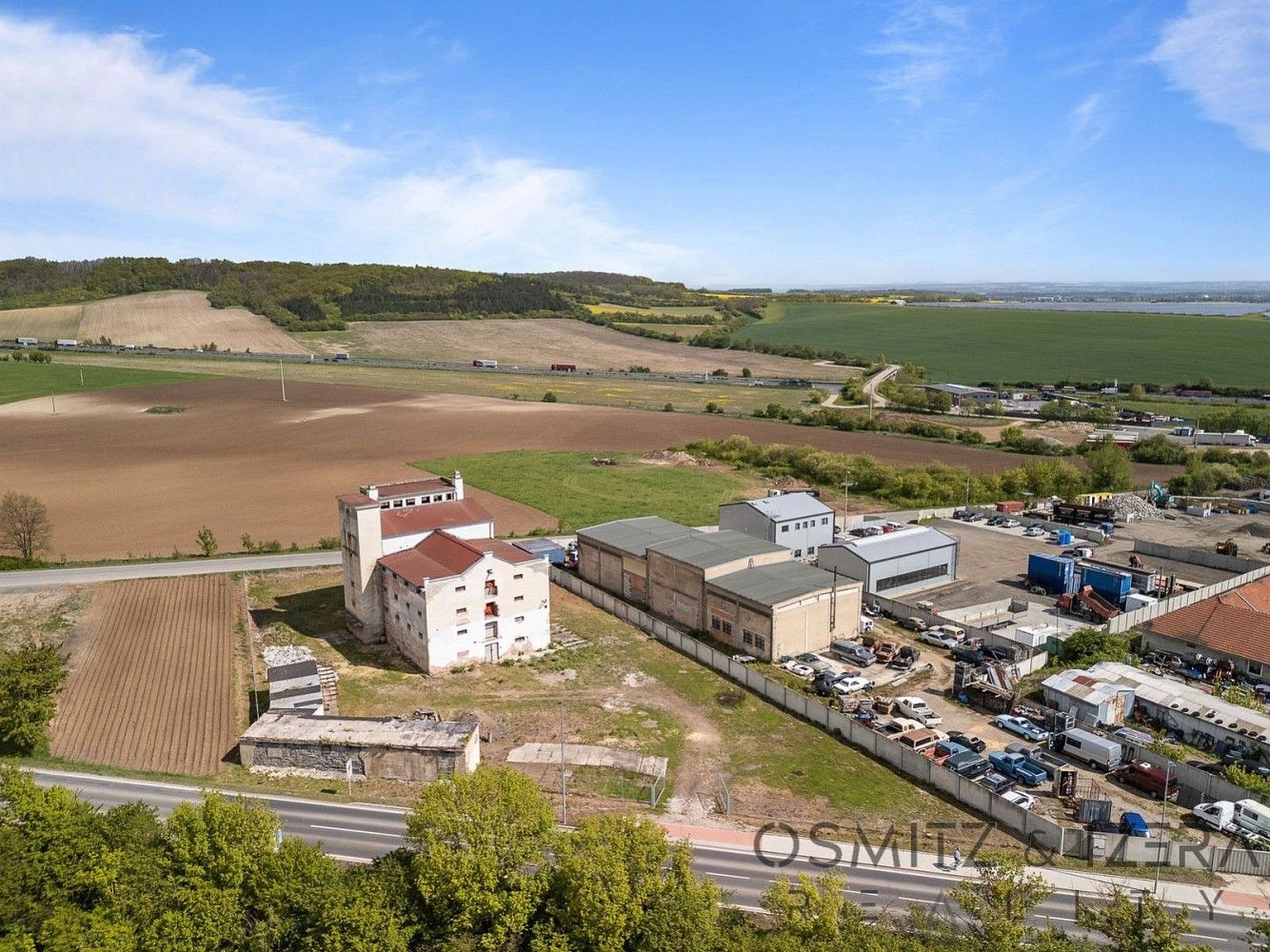 Sklady, Nová Ves, okres Mělník, Středočeský kraj, 3 671 m² - 1