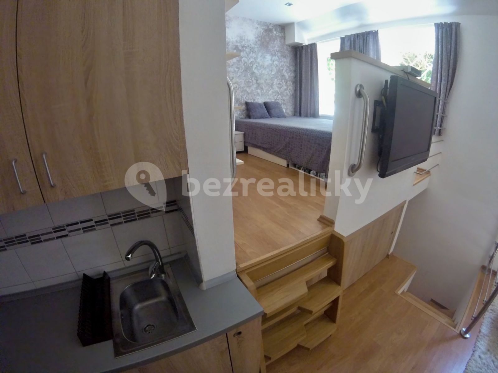 Pronájem byt 1+kk - Nad Santoškou, Praha - Smíchov, 40 m² - 5