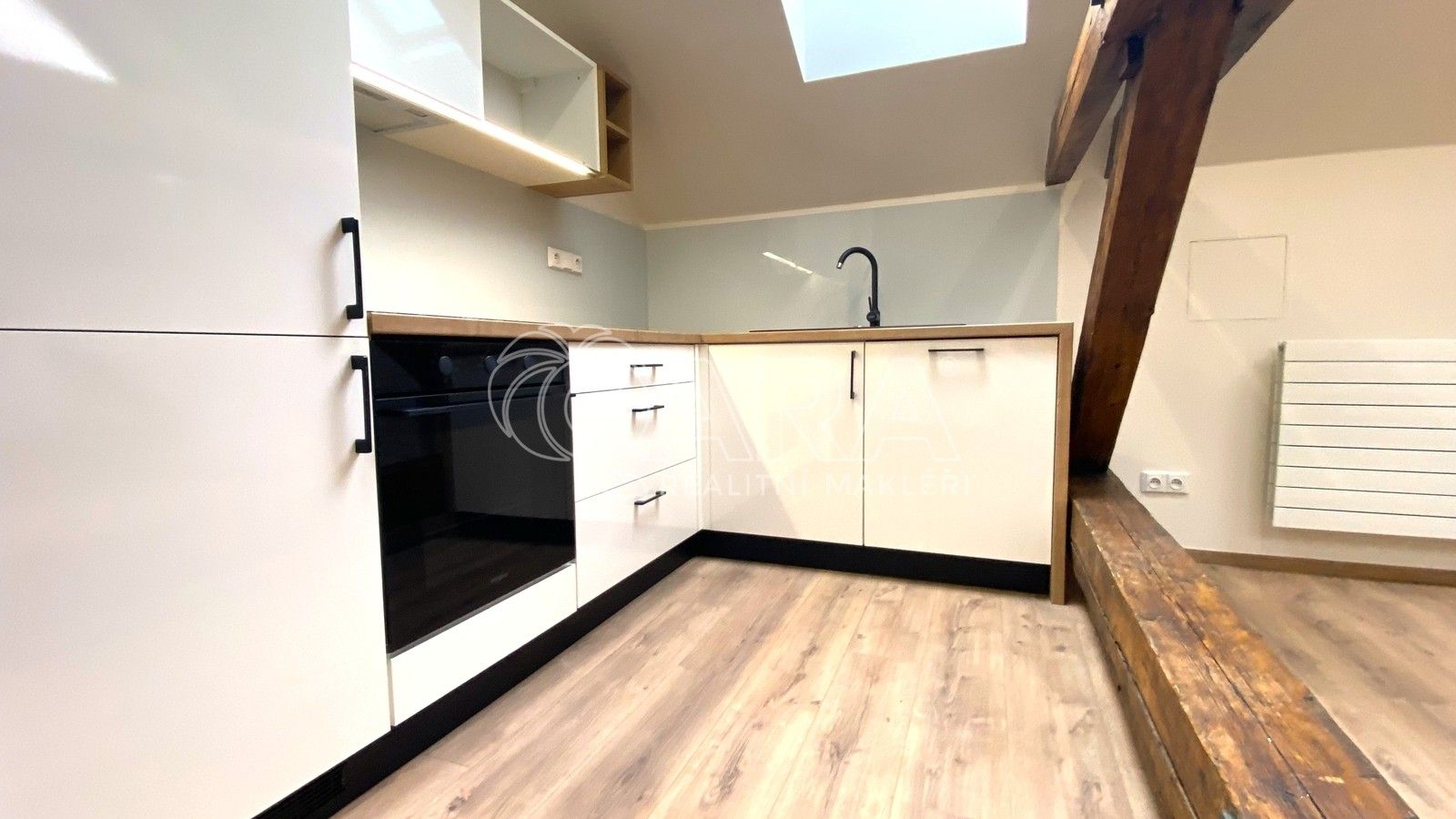 Pronájem byt 2+kk - Orlí, Brno, 87 m²