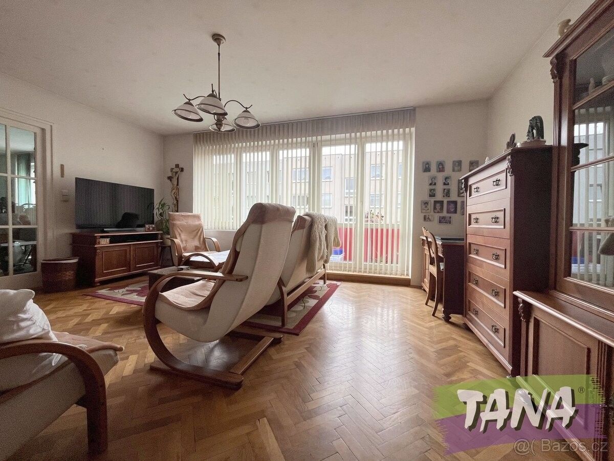 Prodej byt - Bašnice, 508 01