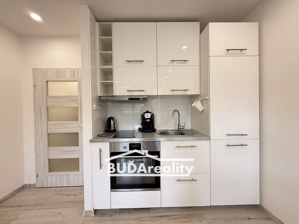 Prodej byt 1+kk - Zlín, Zlínský kraj, 27 m² - 1