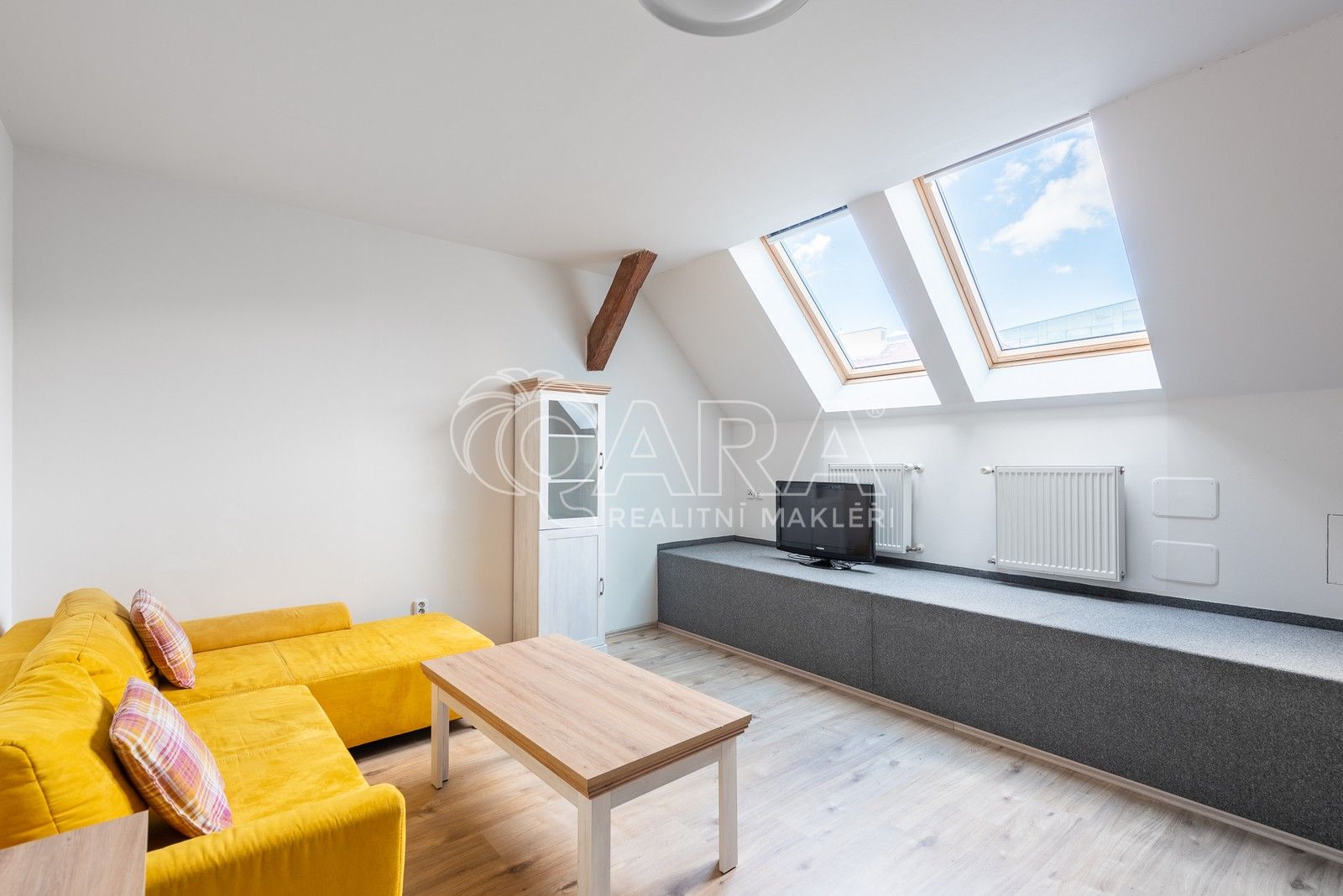 Pronájem byt 2+kk - Sokolovská, Praha, 62 m²