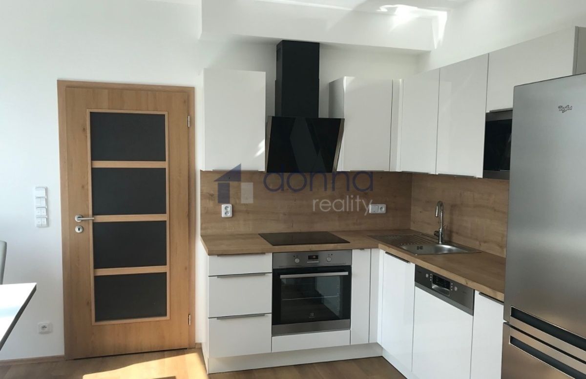 Pronájem byt 2+kk - Lovosická, Praha, 56 m²