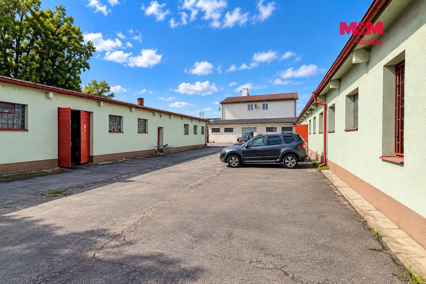 Pronájem obchodní prostory - Staré Hradiště, 340 m² - 2