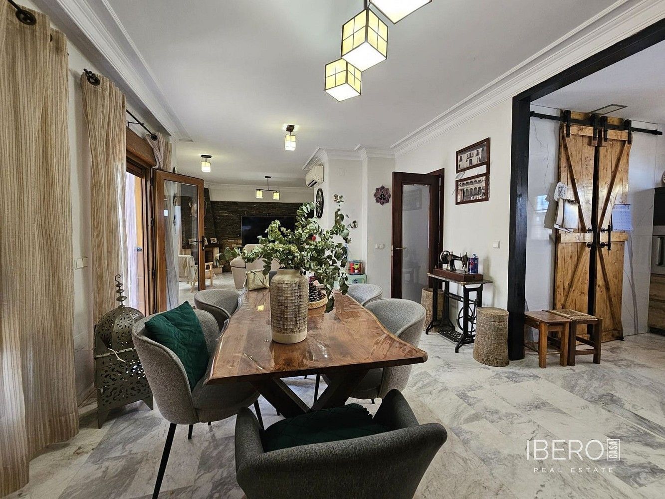 Rodinný dům, 327 m²