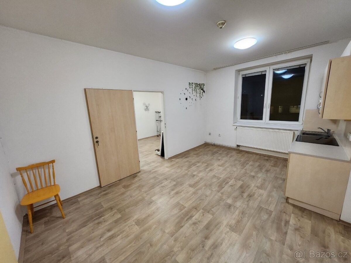 Byty, Veselí nad Moravou, 698 01