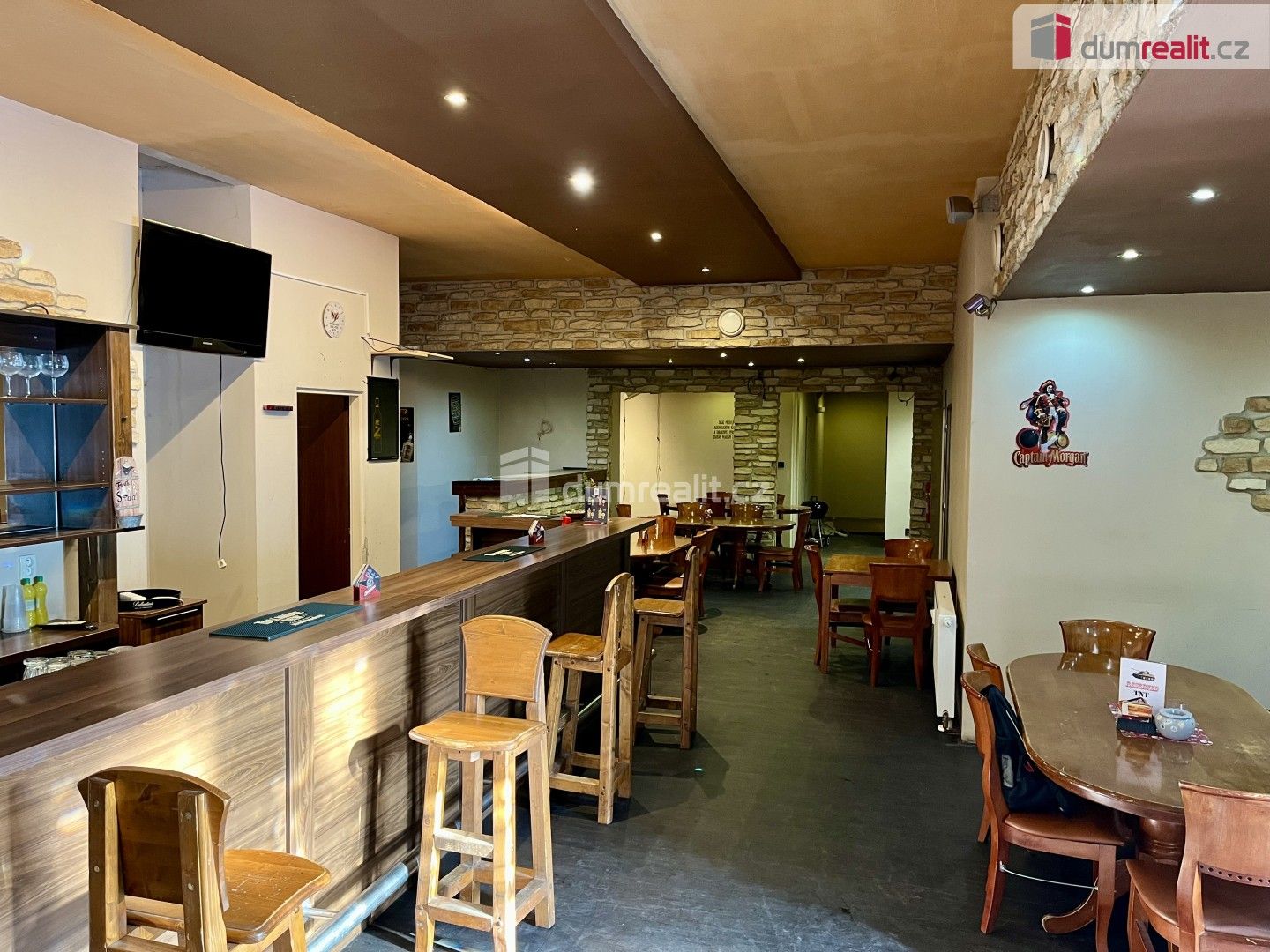 Pronájem obchodní prostory - U Koupaliště, Karlovy Vary, 208 m²