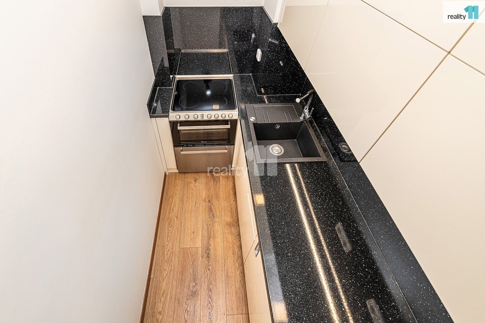 Pronájem byt 1+kk - Smolenská, Praha, 48 m² - 5