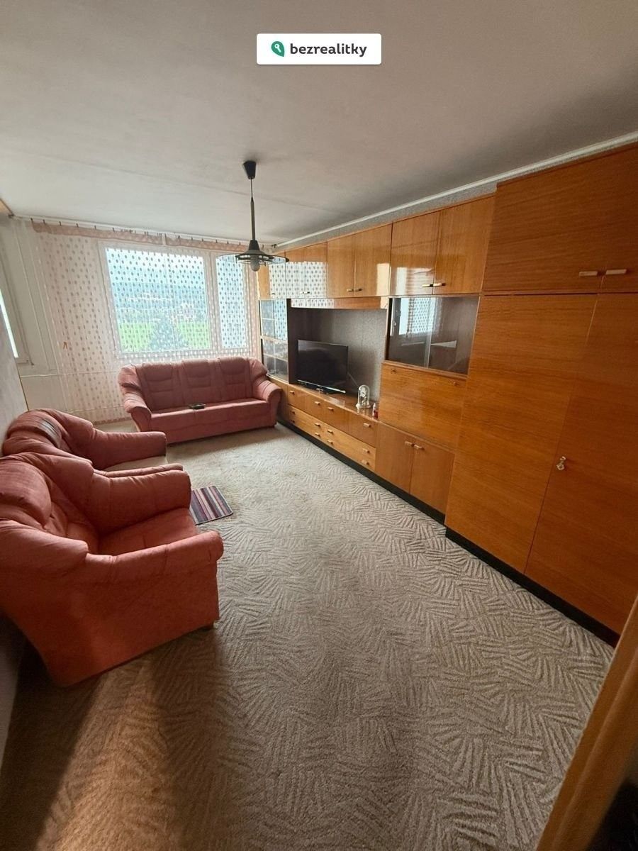 3+kk, Nad Stadionem, Králův Dvůr, 69 m²