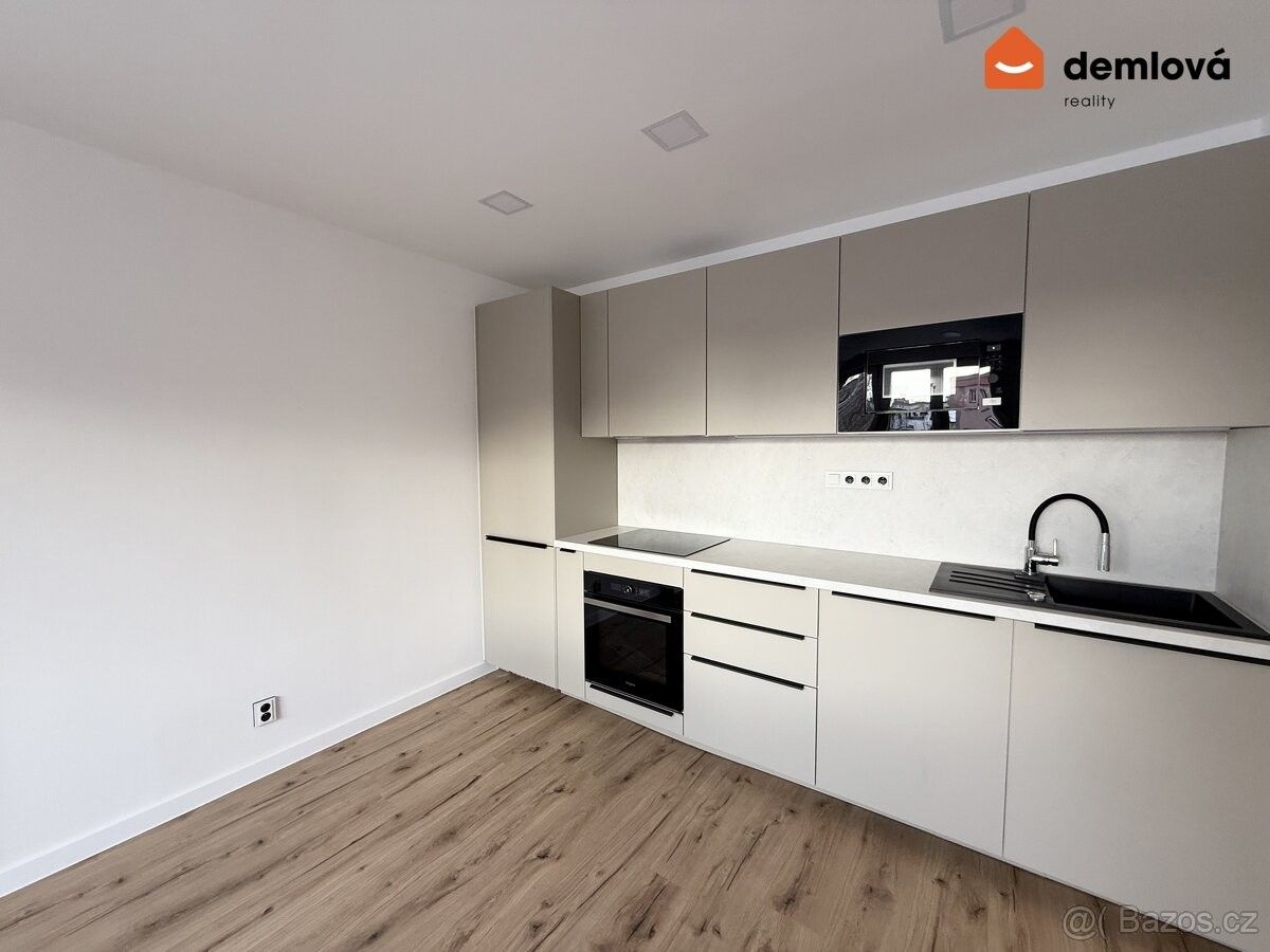 Byty, Ostrava, 700 30