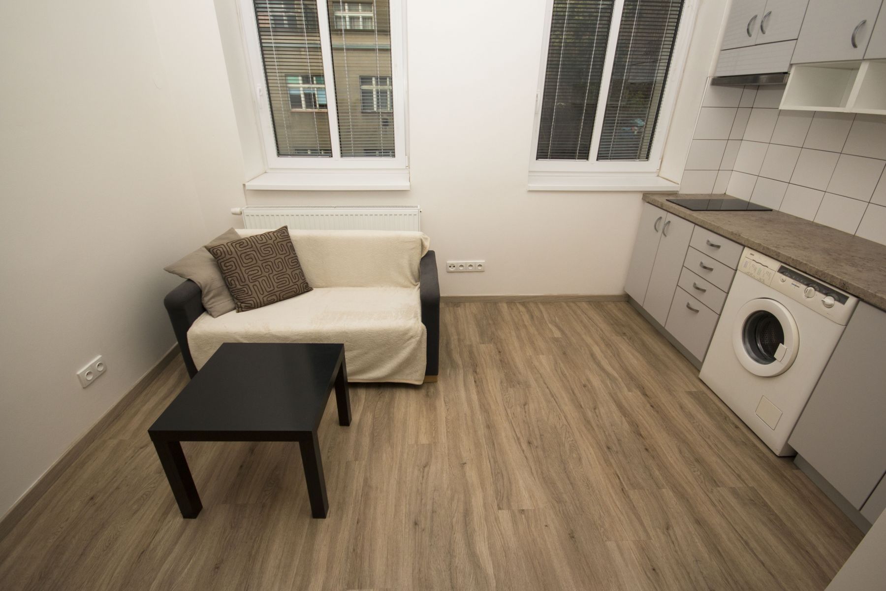 Pronájem byt 1+kk - Radlická, Praha, 21 m²