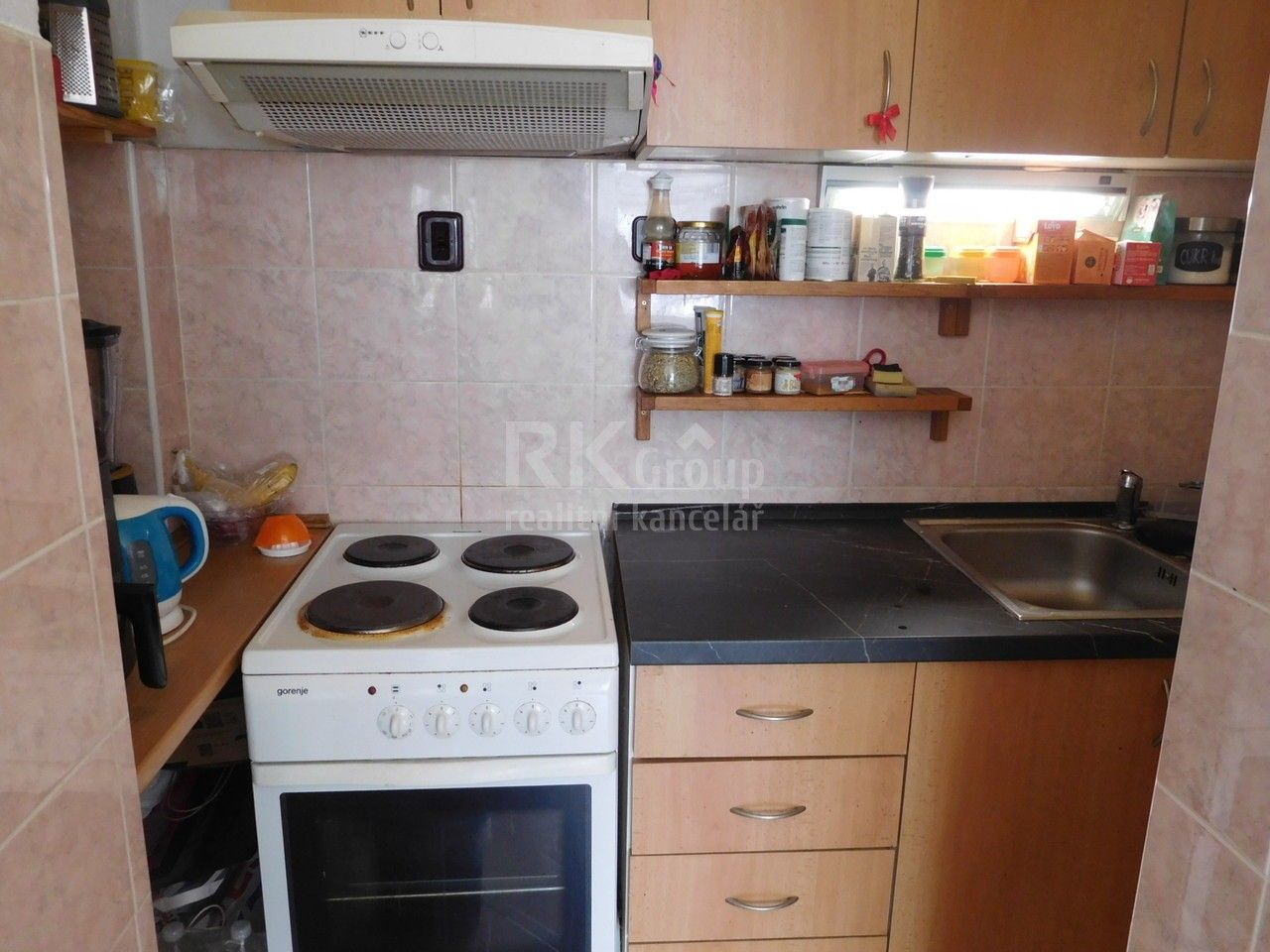 Pronájem byt 1+kk - 28. pluku, Praha, 37 m²