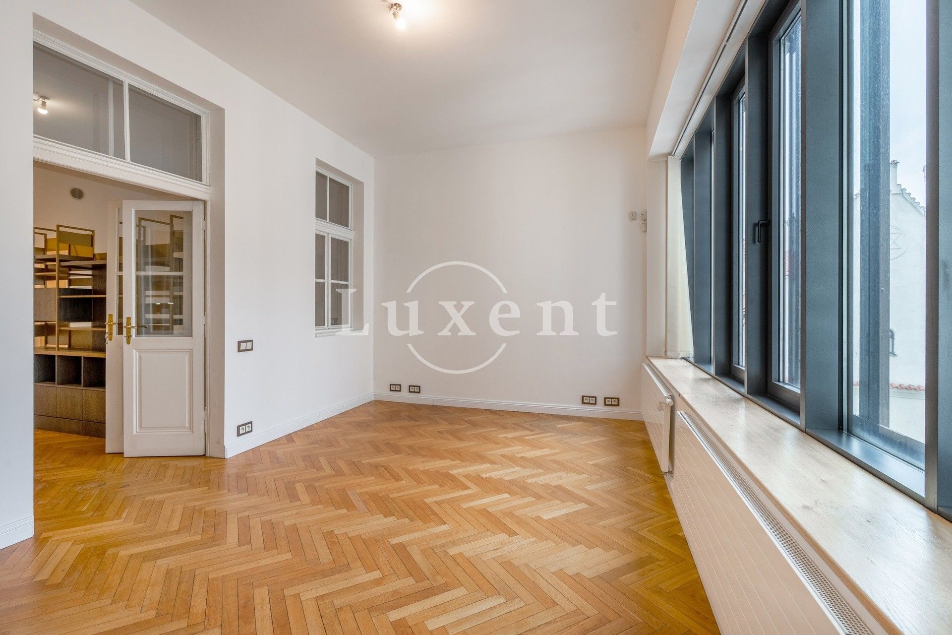 Pronájem kancelář - Pařížská 68, Praha, 138 m²