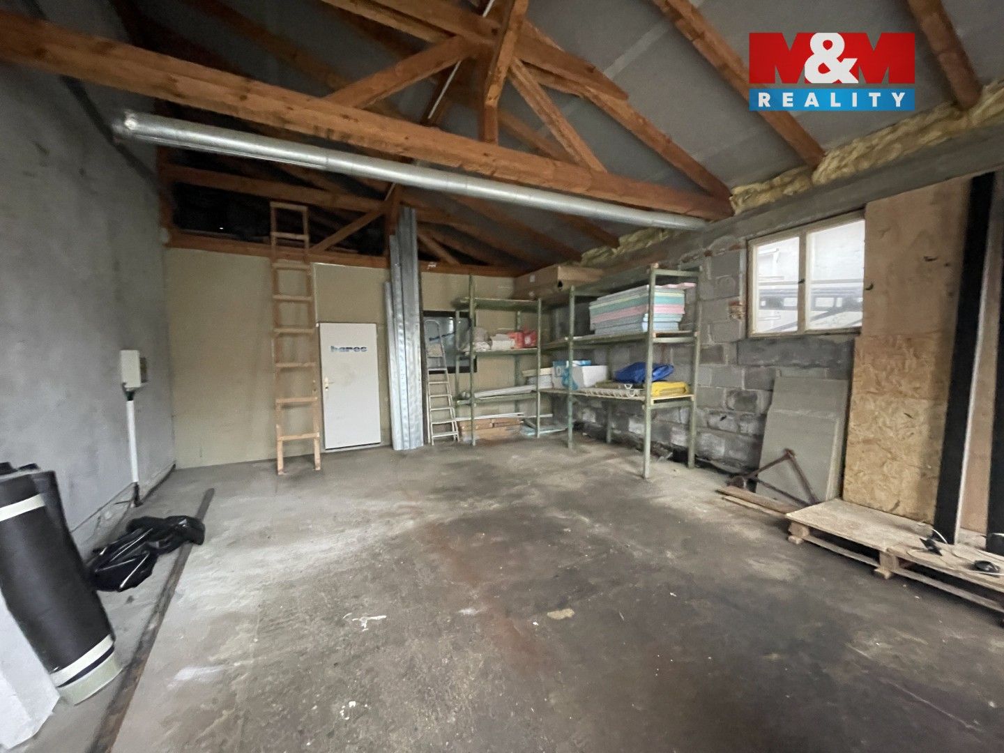 Pronájem sklad - Náves, Bašť, 84 m²