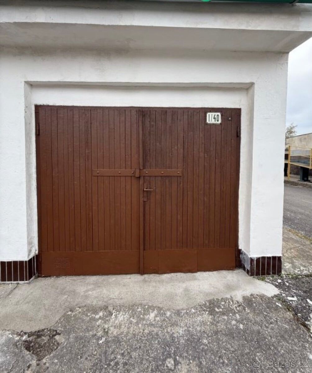 Garáže, Třebíč, 674 01