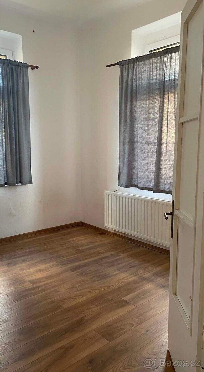 Byty, Hronov, 549 31 - 1