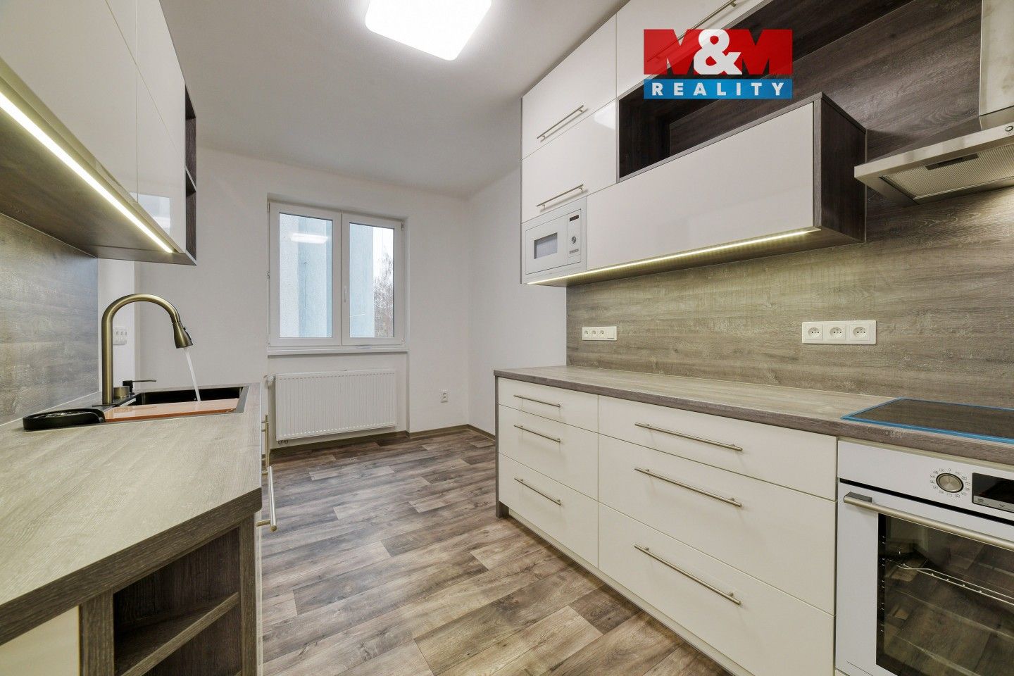 4+1, Májová, Cheb, 121 m²