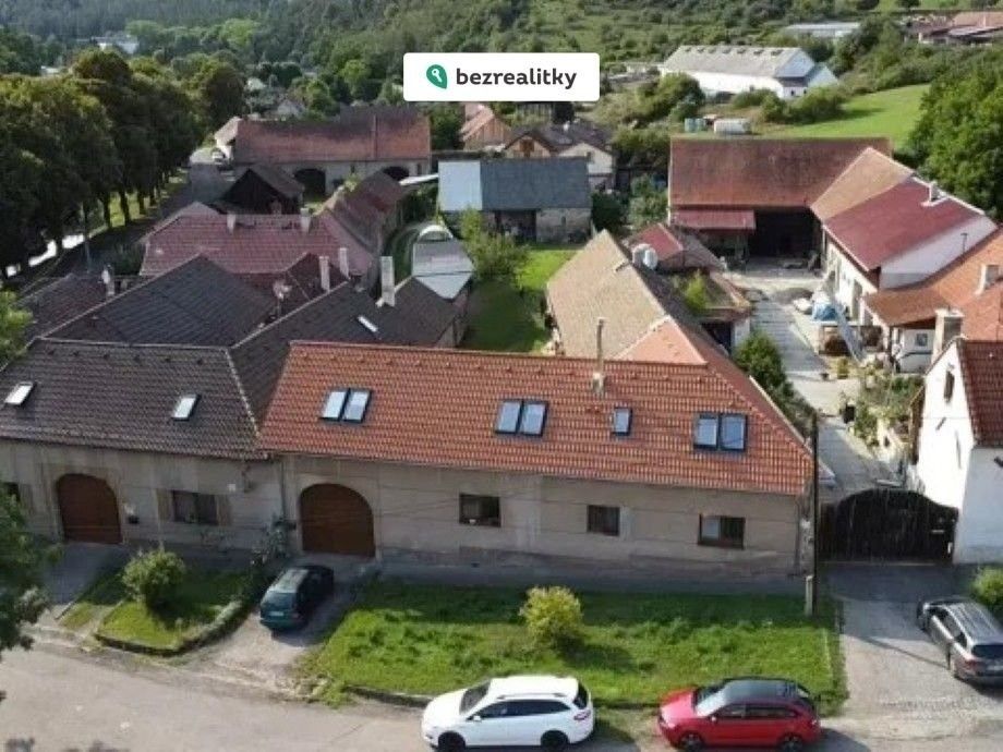 Rodinné domy, Hředle, 398 m²