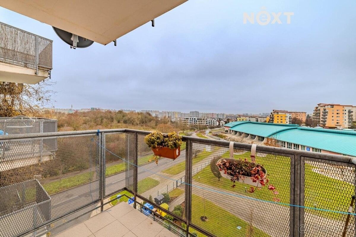 Pronájem byt - Praha, 158 00