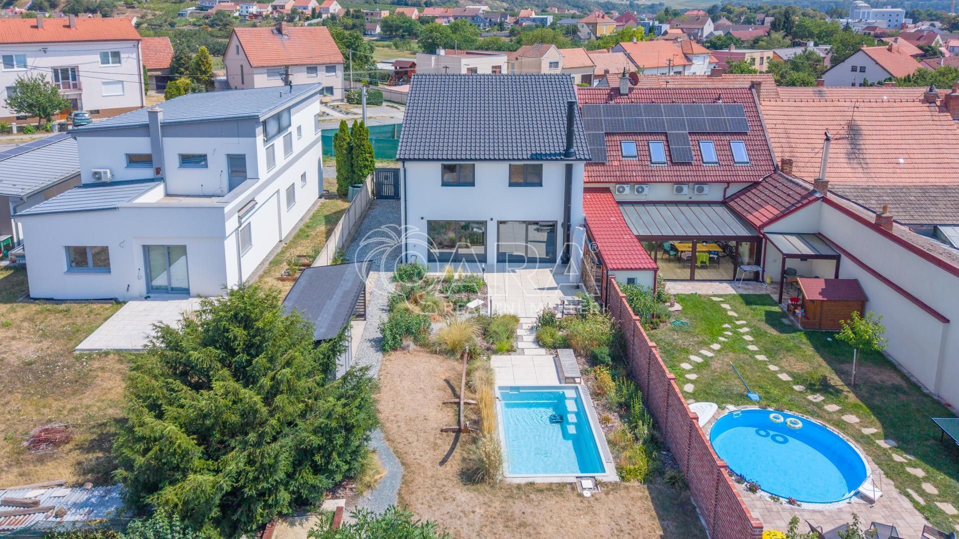 Rodinné domy, Čejč, 167 m² - 1