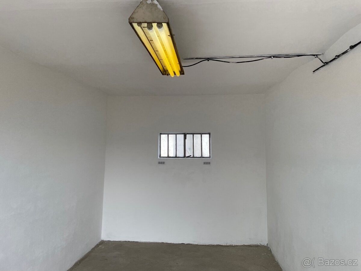 Prodej garáž - Uherský Brod, 688 01