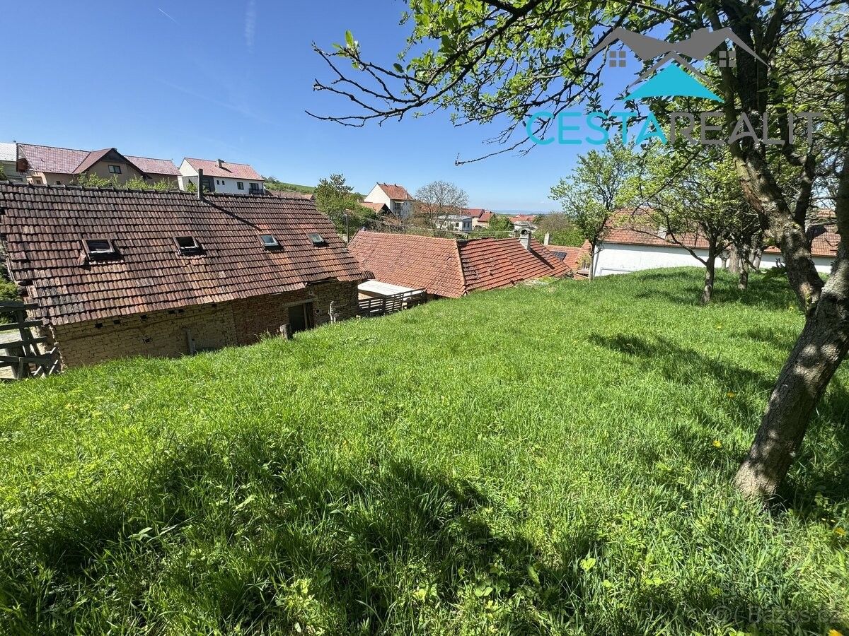 Prodej pozemek pro bydlení - Blatnice pod Svatým Antonínkem, 696 71