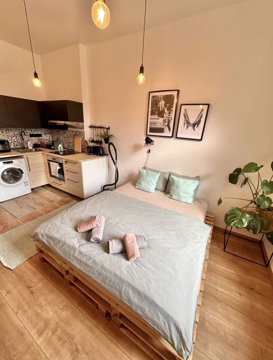 Byty, Na Maninách, Praha - Holešovice, 26 m² - 2