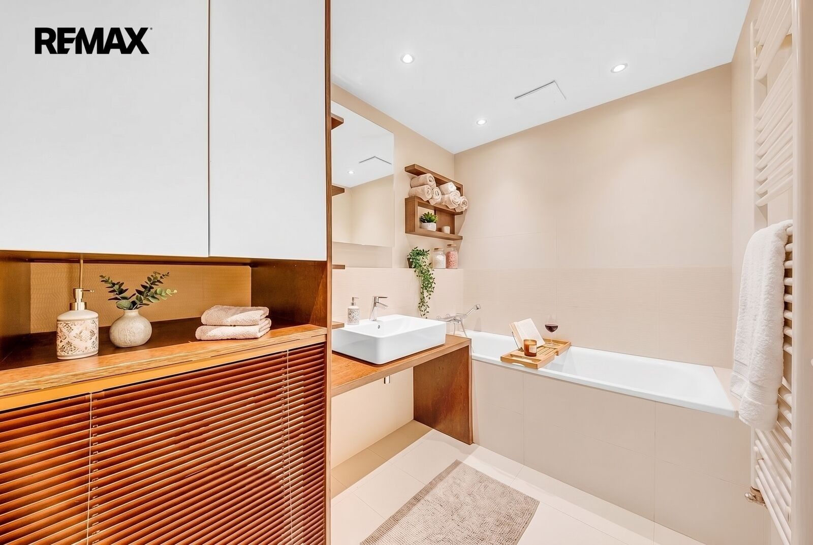 3+kk, V mezihoří, Praha Libeň, 75 m² - 1