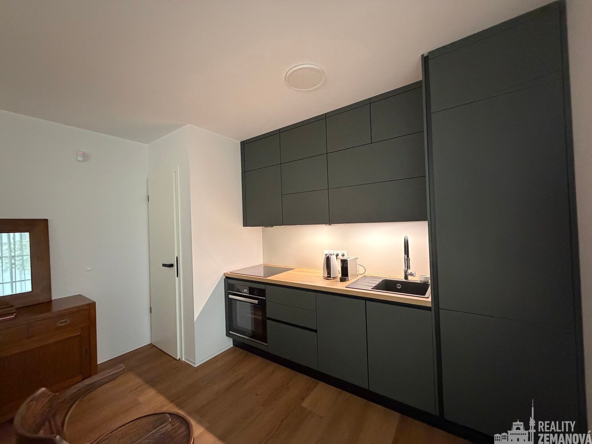 2+kk, Korunní, Praha, 106 m² - 2