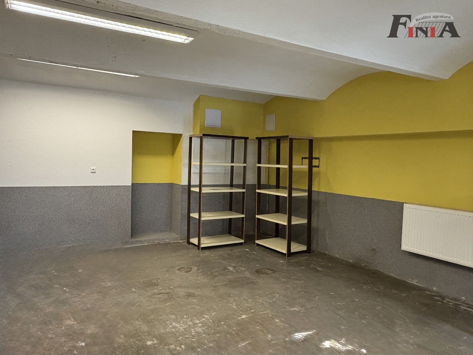 Obchodní prostory, B. Egermanna, Nový Bor, 77 m²