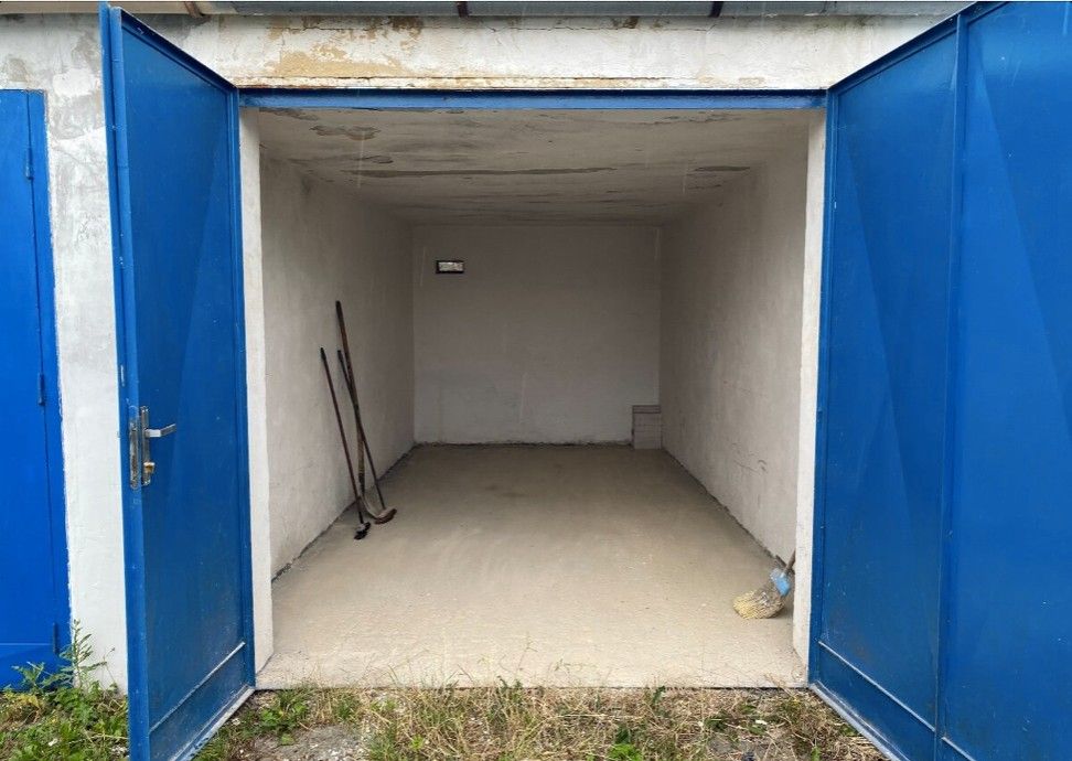 Garáže, Praha, 150 00