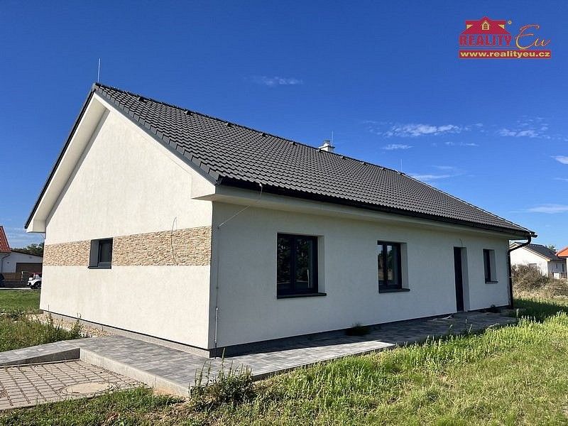 Rodinné domy, Dříteč, okres Pardubice, 125 m² - 1
