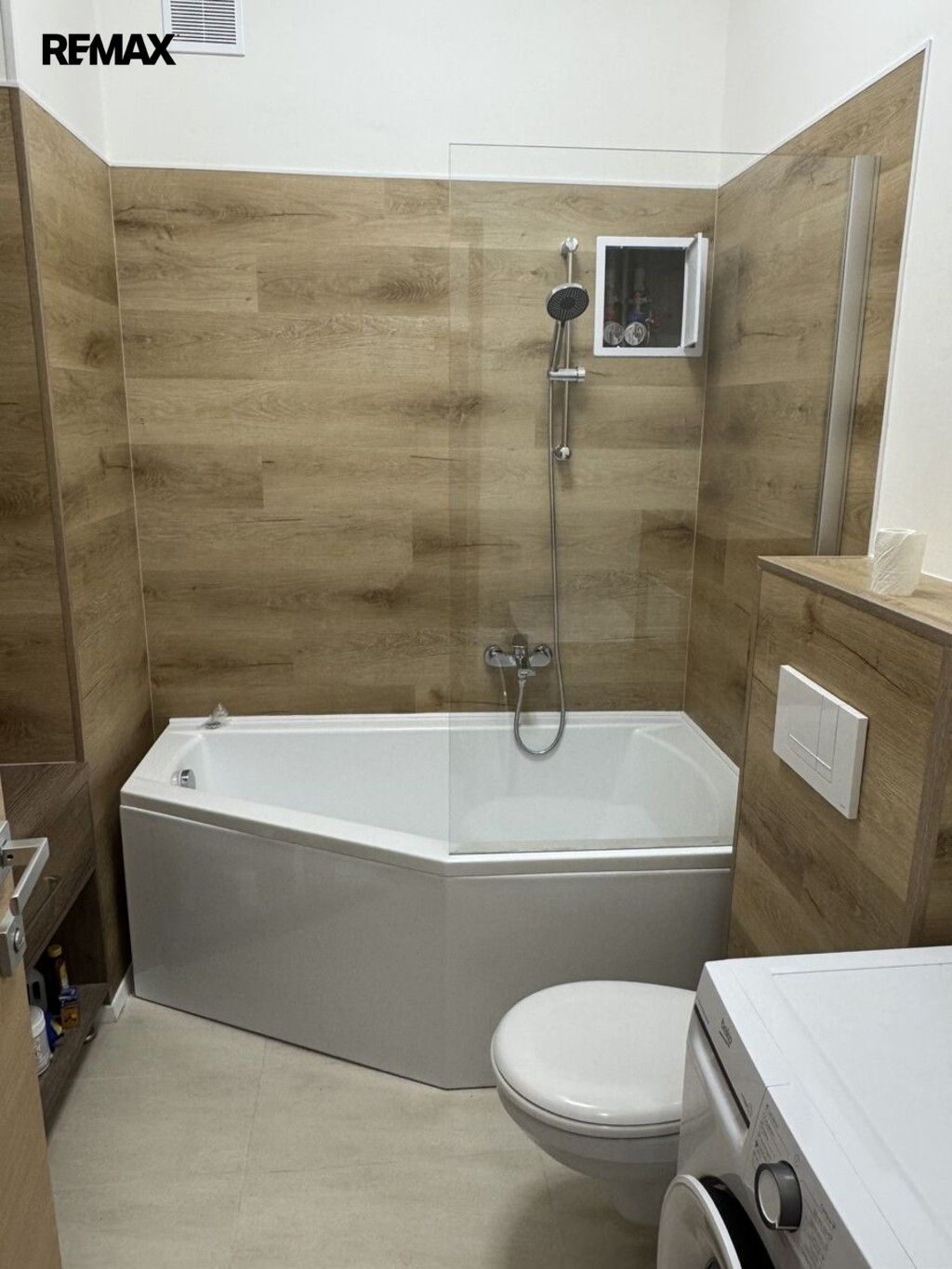 Byt 3+1 · 68 m² · K. Čapka 1109, Karlovy Vary - 3