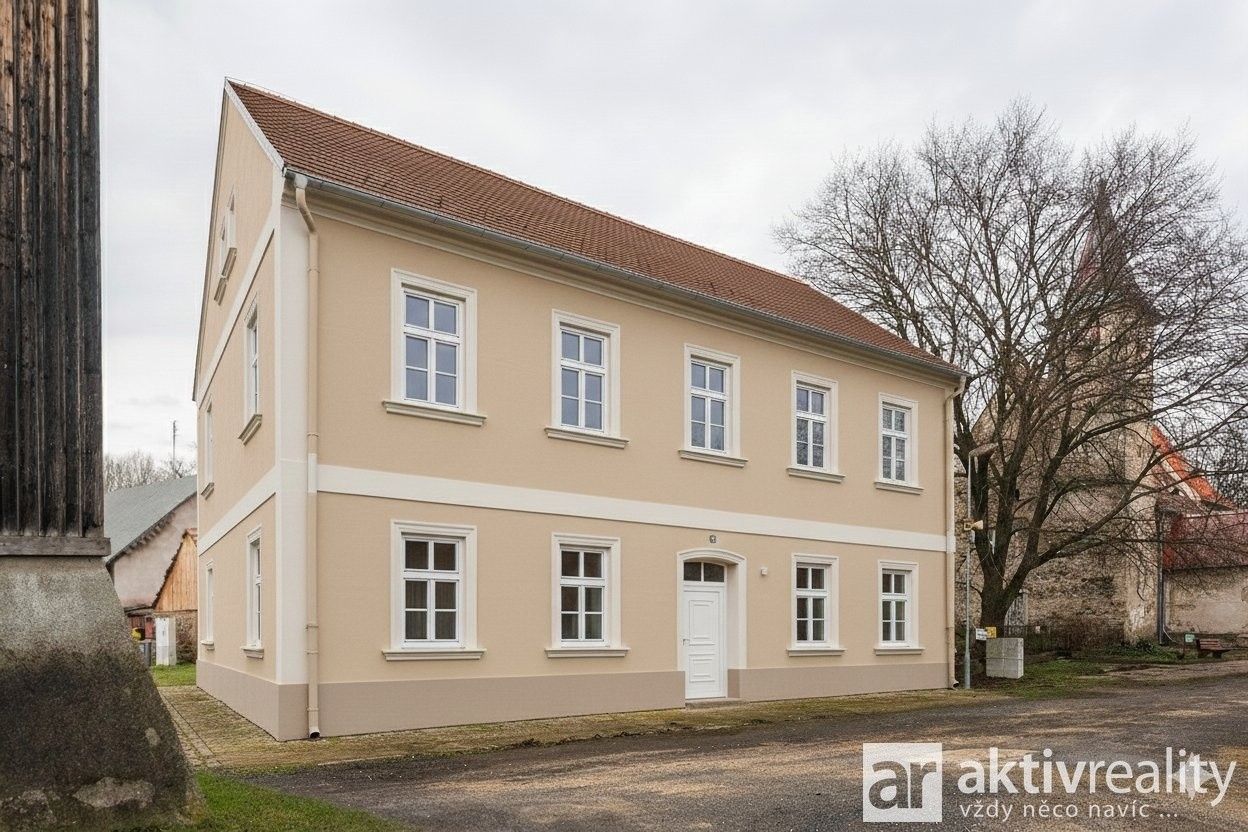 Prodej rodinný dům - Hostín u Vojkovic, 420 m² - 5