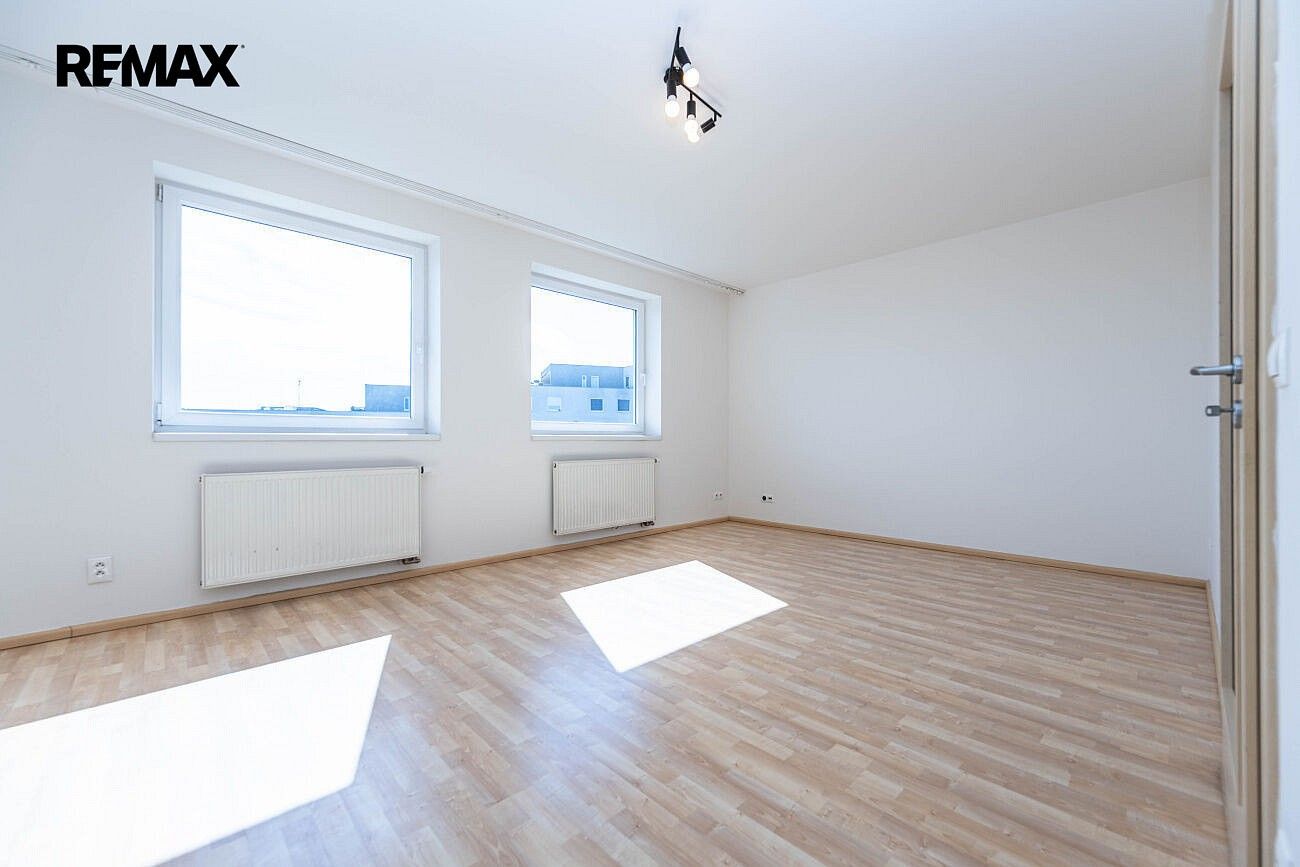Pronájem byt 1+kk - Šedova, Praha 9 - Černý Most, 37 m² - 5