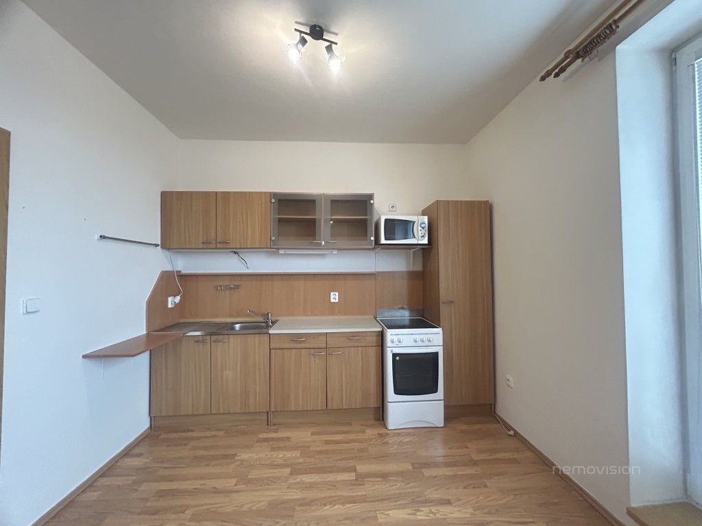 1+kk, Trnková, Uherské Hradiště, 38 m²