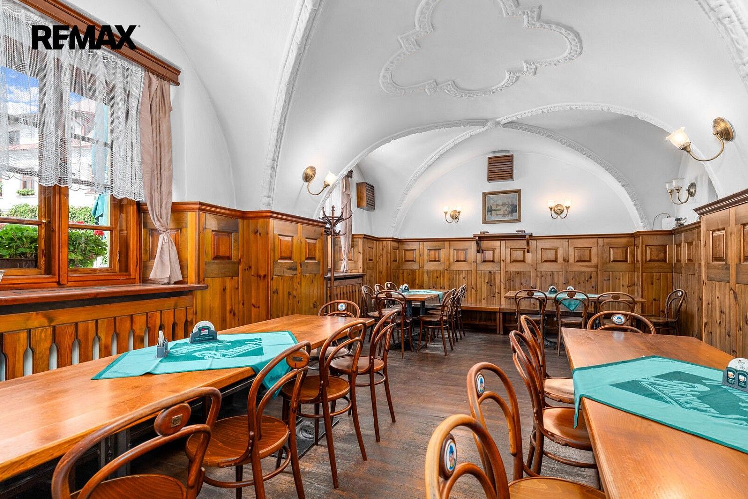 Restaurace · 855 m² · Jindřichův Hradec - Jindřichův Hradec I, Jihočeský kraj - 4