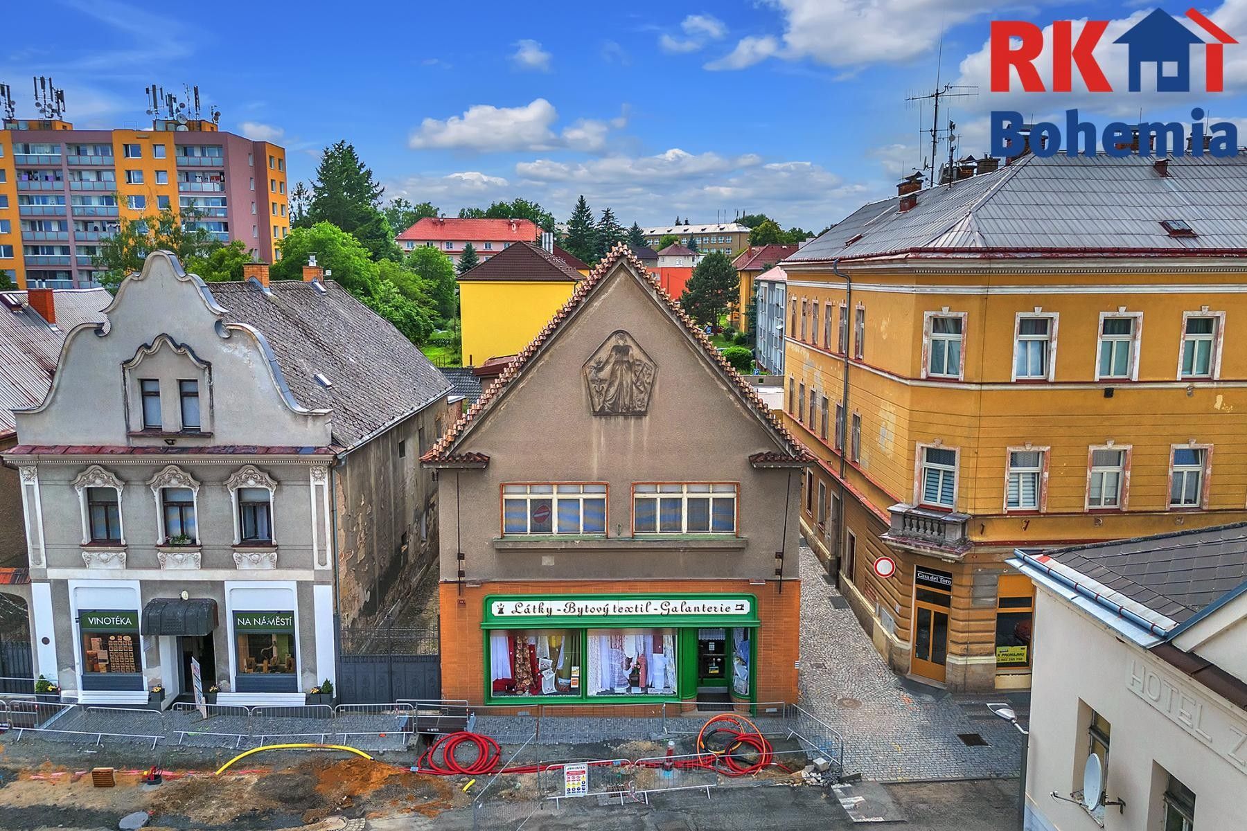 Prodej obchodní prostory - Masarykovo náměstí, Mnichovo Hradiště, 300 m²