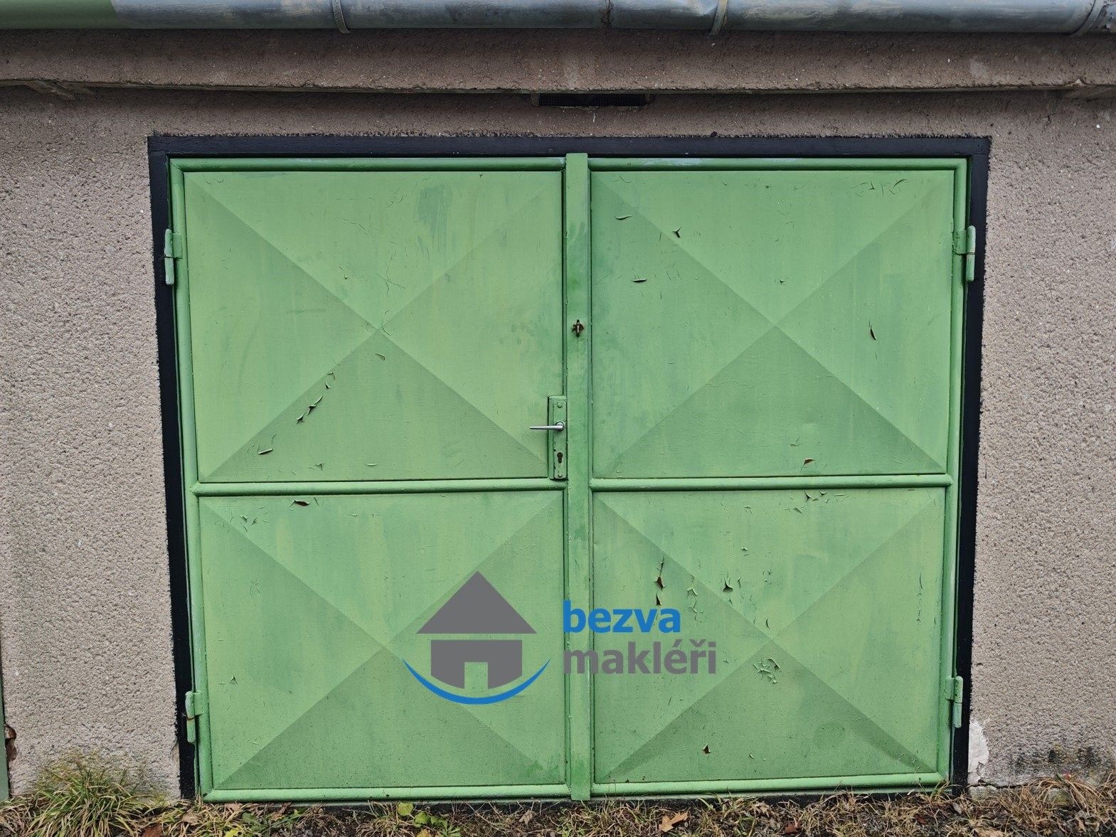 Garáže, Luže, 18 m²