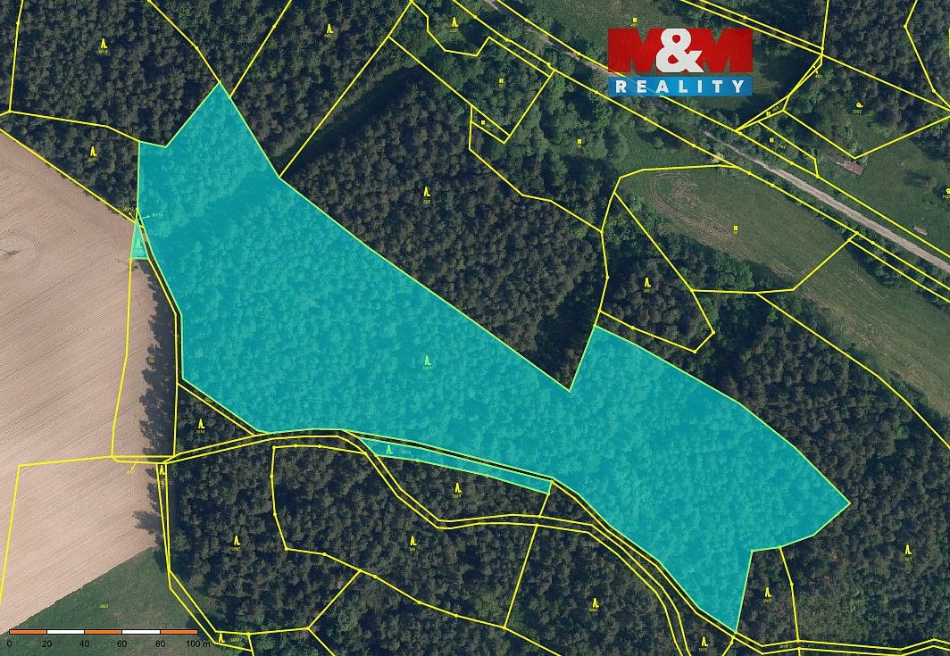 Les, 35 696 m²